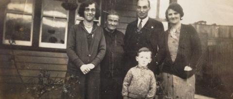 Morgan family (Ethel, Ellen, Bill, Alice, Geoffrey Peter), 1930s.